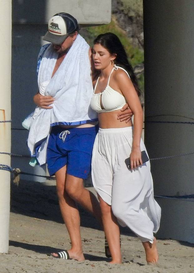 *PREMIUM-EXCLUSIVE* Leonardo DiCaprio and Camila Morrone spend their Labor Day on the beach in Malibu *WEB EMBARGO UNTIL 2:00 PM EDT on September 9, 2020*
