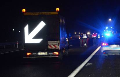 Užas na autocesti kod Ogulina: Kotač otpao s kamiona, naletio vozač s djetetom. Teže ozlijeđen