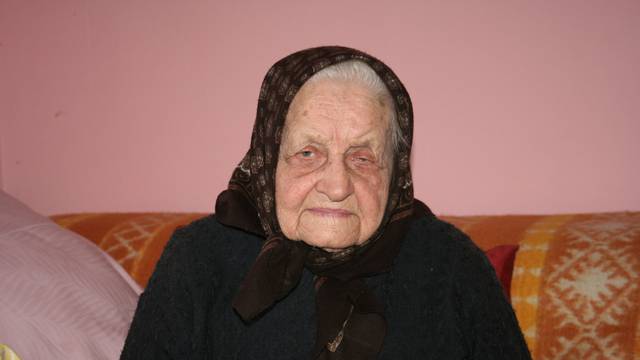 Baka Ana (91): Rado zapjevam stihove iz 1936. godine i danas