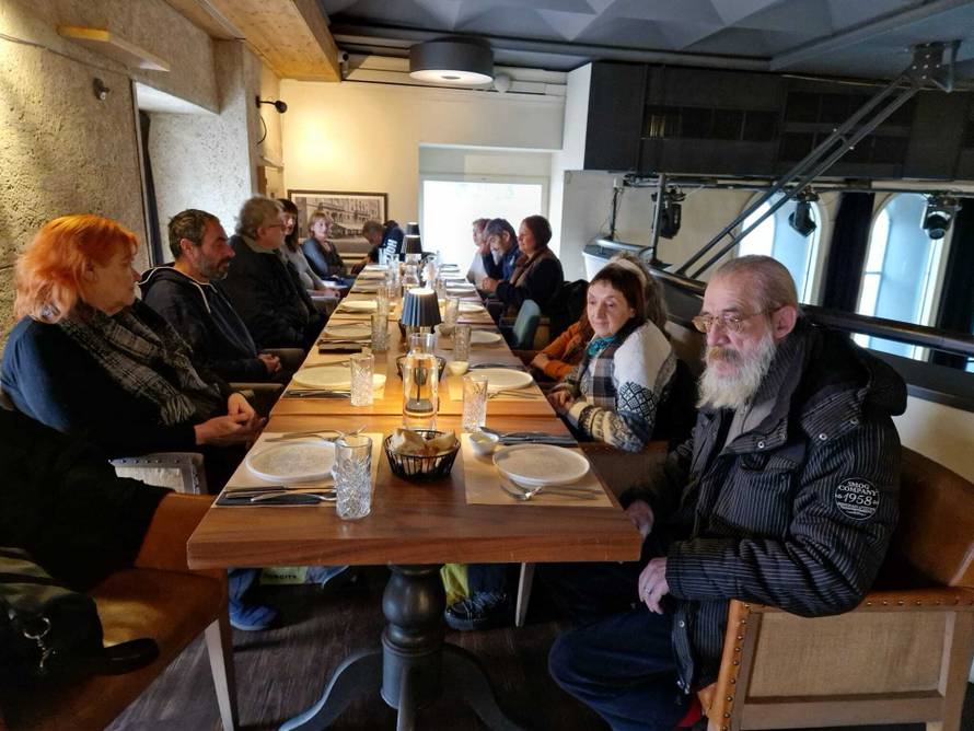 Zagrebački beskućnici bili su na tradicionalnom novogodišnjem ručku - oduševili se hranom