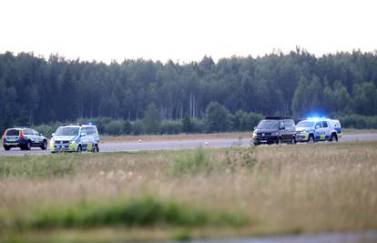 Devetero ljudi poginulo u padu manjeg aviona u Švedskoj
