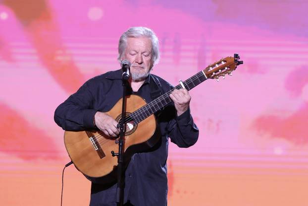 Počela je finalna večer Splitskog festivala