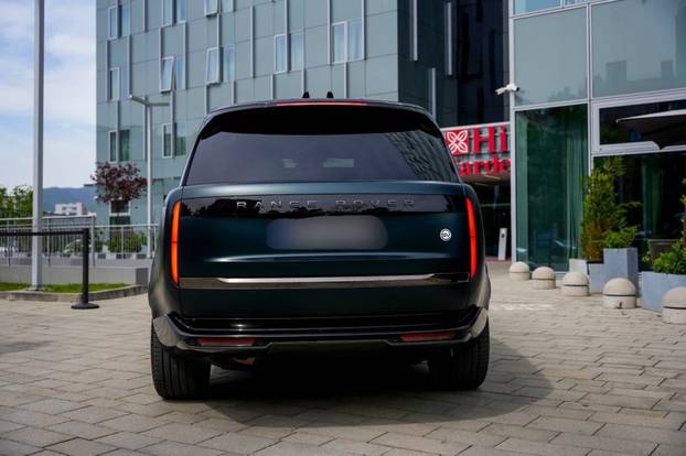 FOTO Pogledajte nevjerojatan auto u Zagrebu! Prodaje se za 490.000 €, a i boja ima priču...