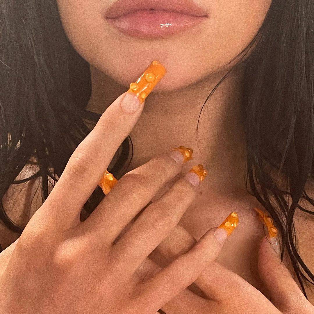 Kylie Jenner objavila fotografiju novih noktiju, fanovi zgroženi: 'Kao gljivična infekcija...'