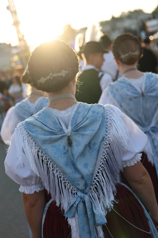 Oktoberfest opens in Munich