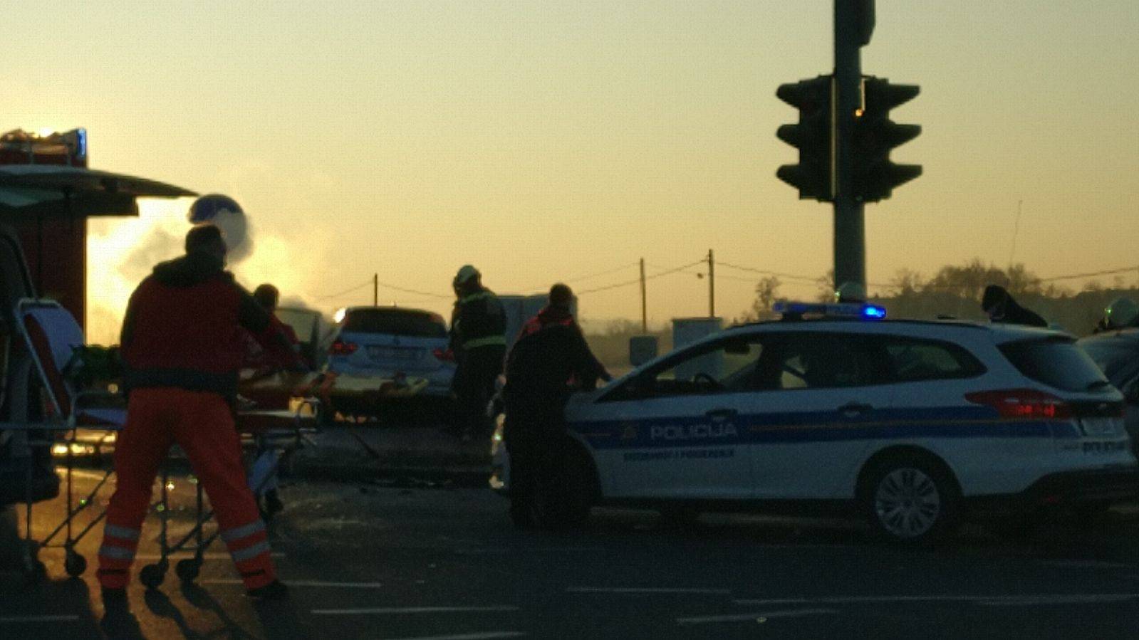 Sudar u Velikoj Gorici: Jedan auto planuo, dvoje ozlijeđenih