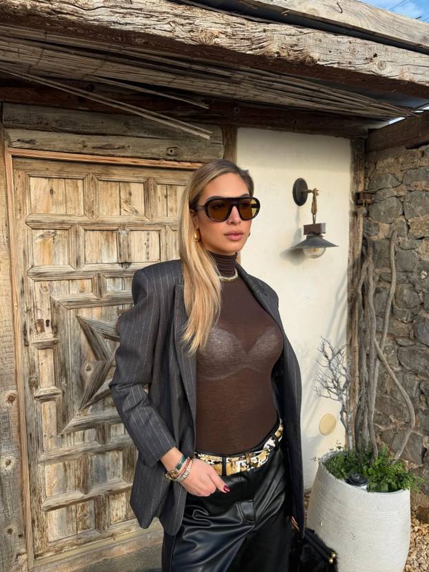 FOTO Talijanska voditeljica je konkurencija Diletti Leotti pred kamerama! Bila je i misica...