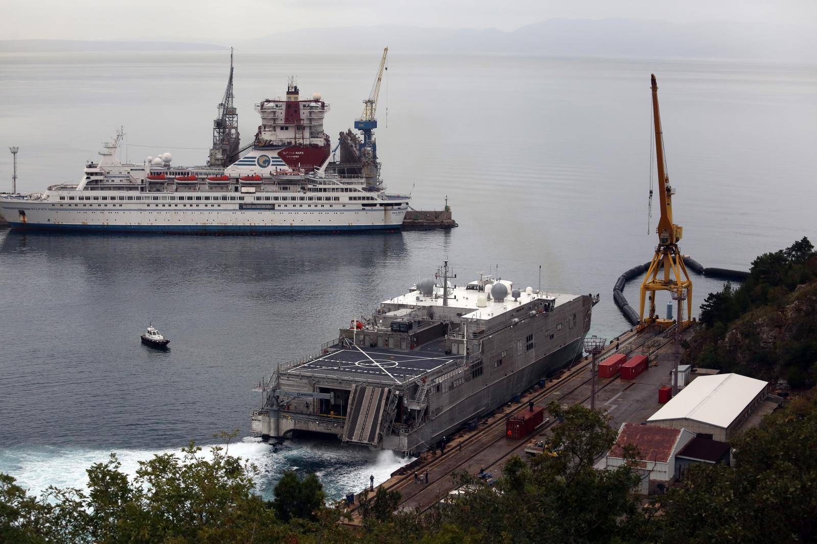 Rijeka: Brod američke ratne mornarice uplovio u brodogradilište Viktor Lenac