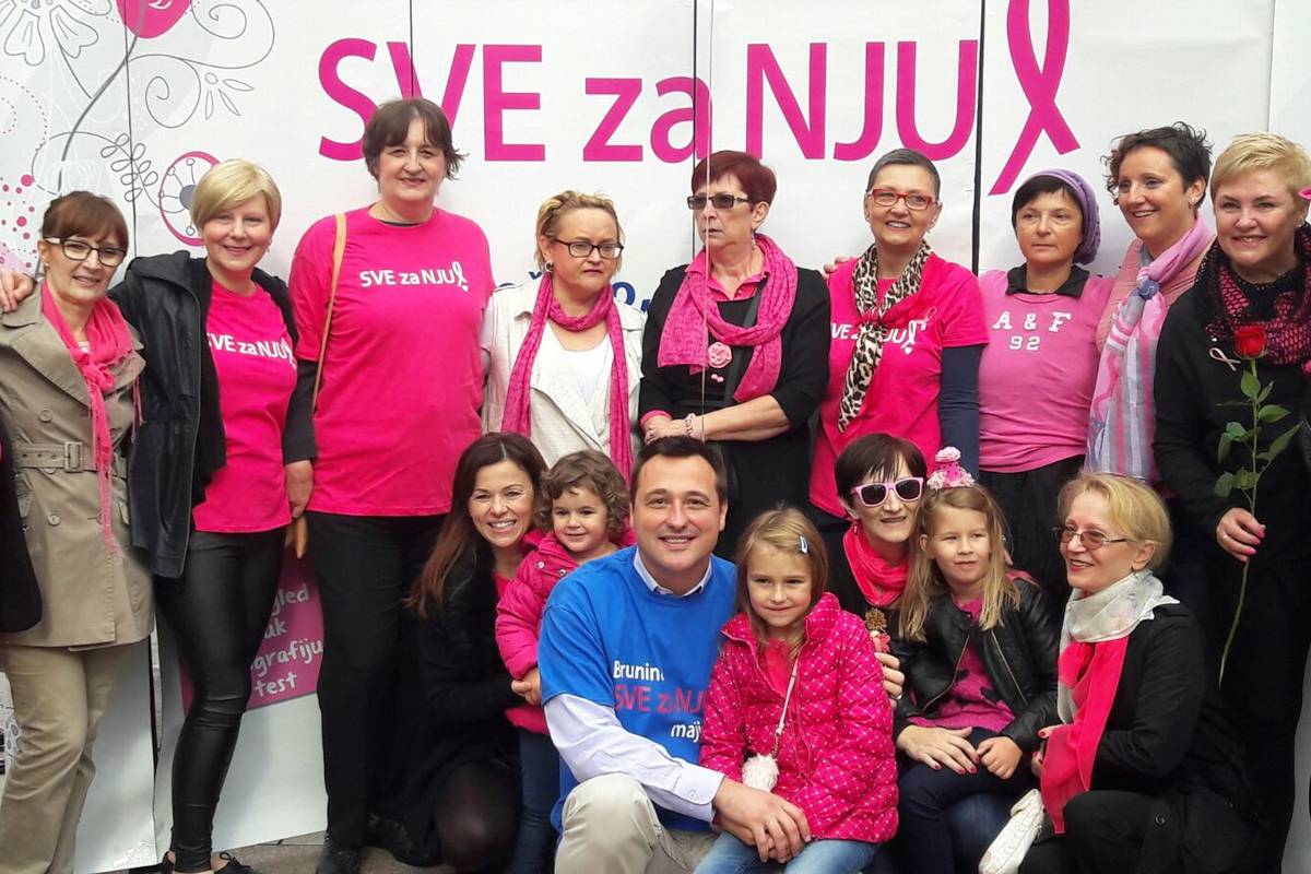 Bruno Šimleša obrijao glavu u znak podrške oboljelima od raka