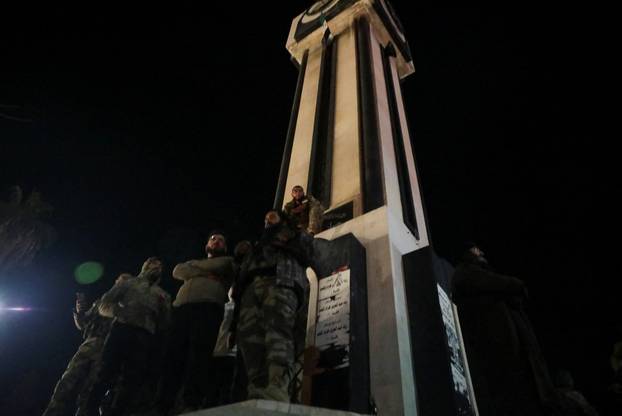 Syrian rebels gather in Homs