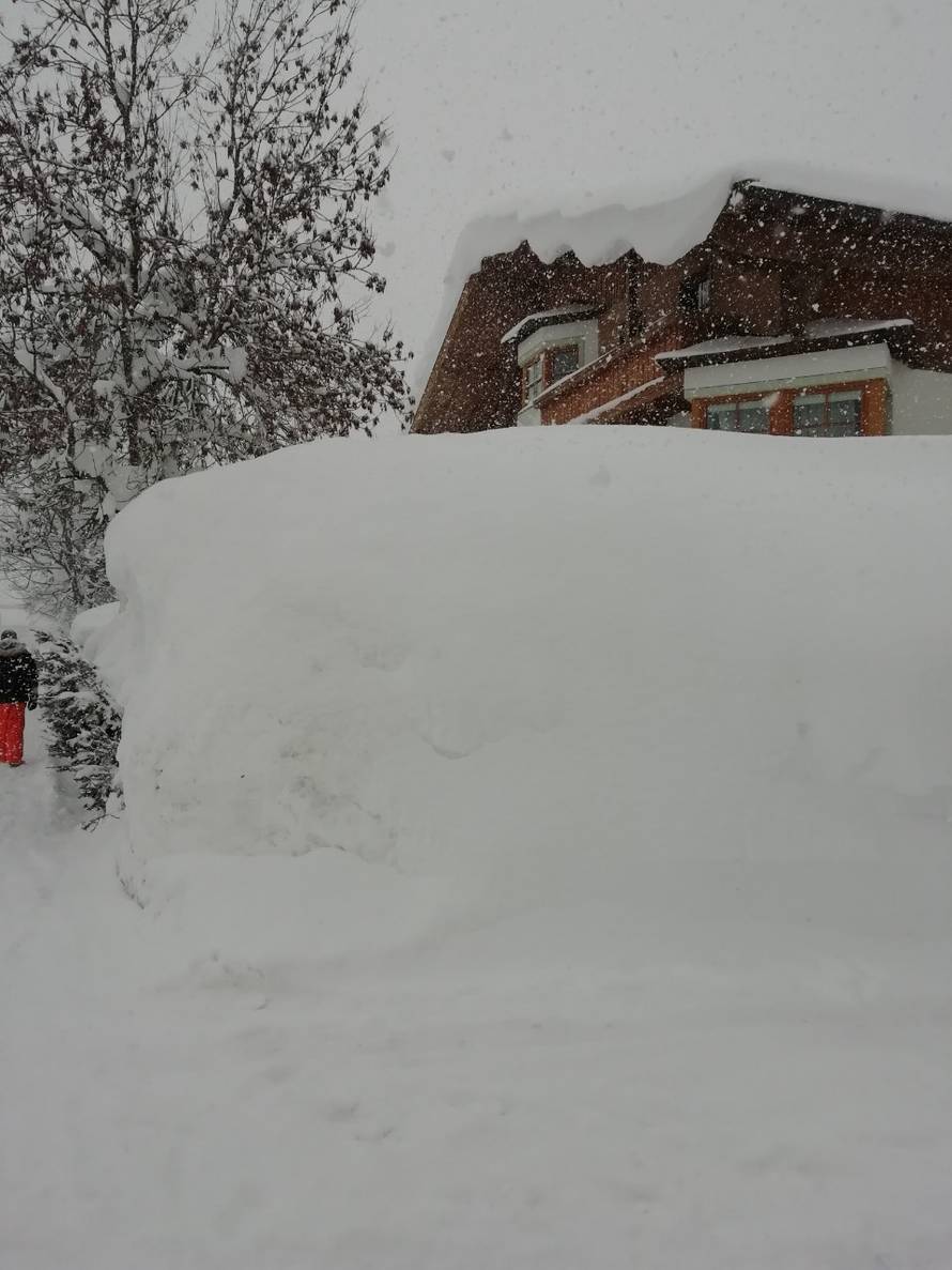 Vapaj zametenih Hrvata: Strah nas je, molimo se da preživimo