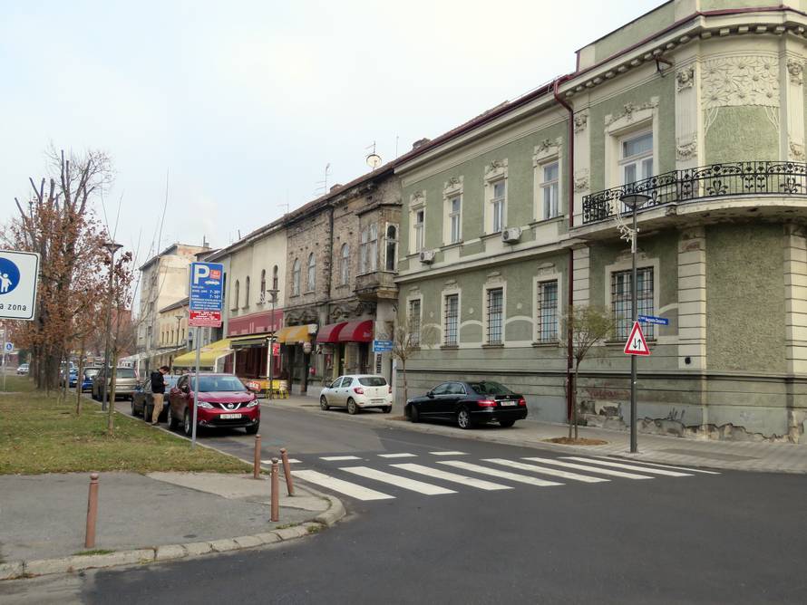 Jakovini u politici i biznisu ne ide, ali gomila nekretnine...