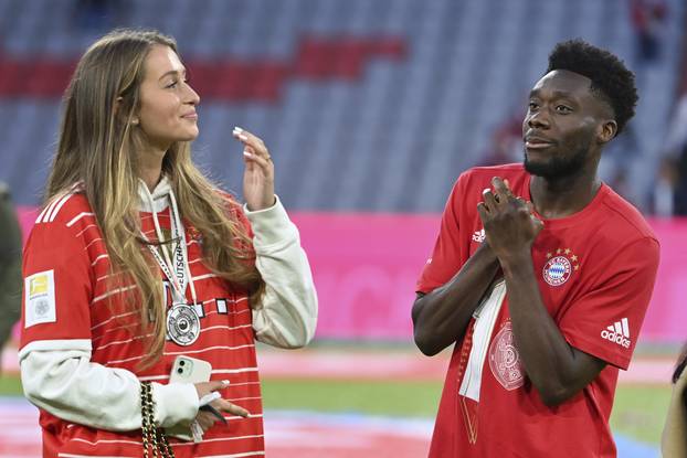 Soccer 1. Bundesliga/ FC Bayern Munich-VFB Stuttgart 2-2.