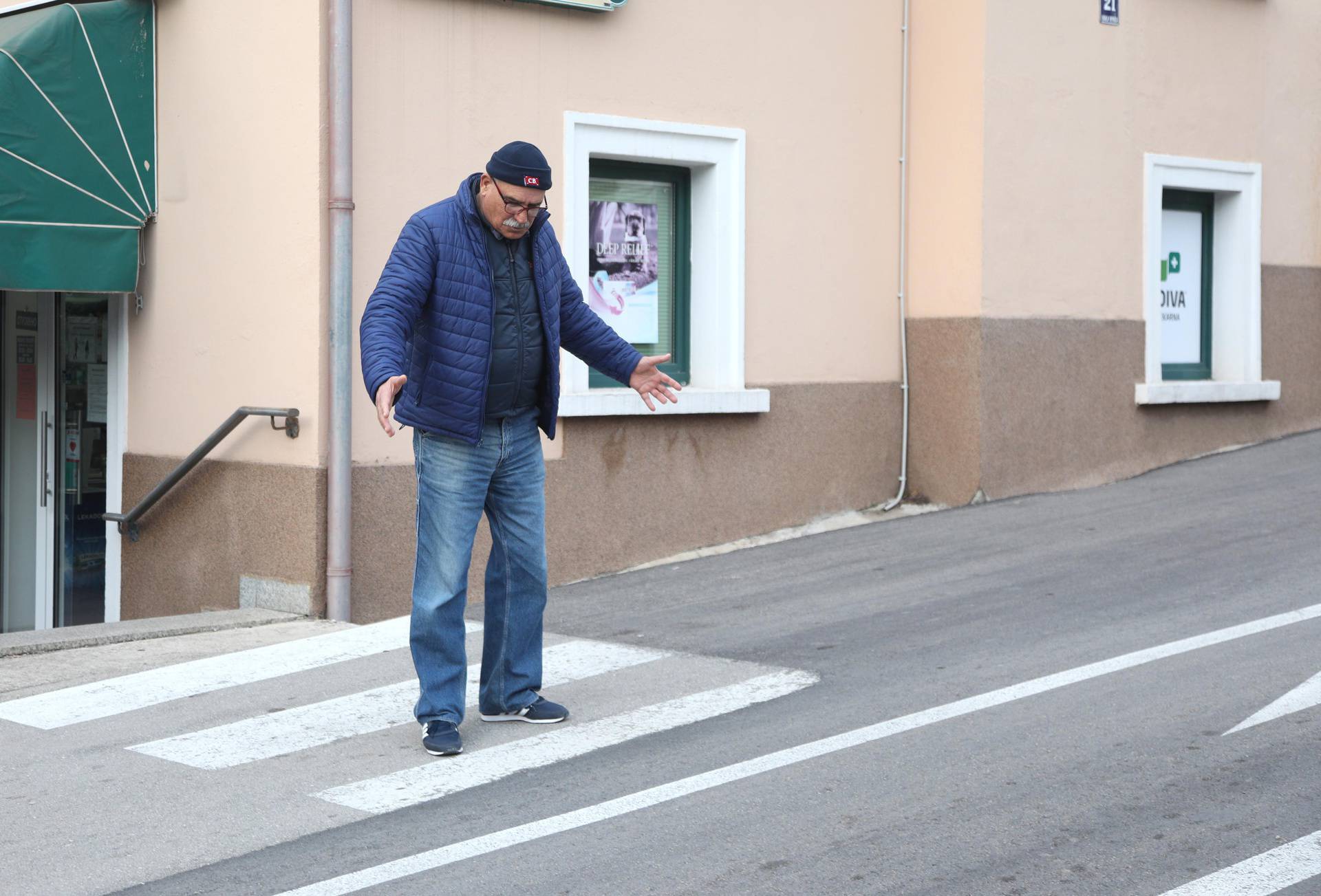 Neobični pješački prijelaz kod šibenske poliklinike zbunjuje pješake