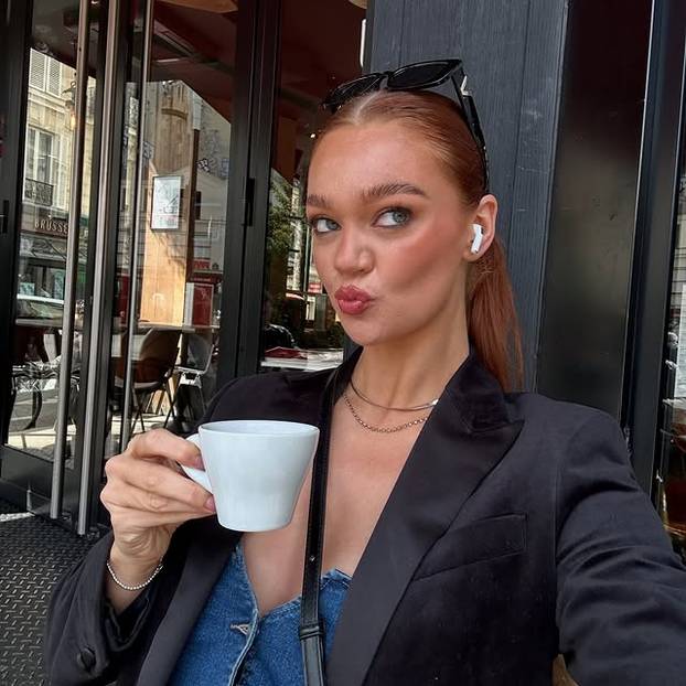 FOTO Misica iz Britanije: Previše sam zgodna i uspješna pa mi muškarci uopće ne prilaze