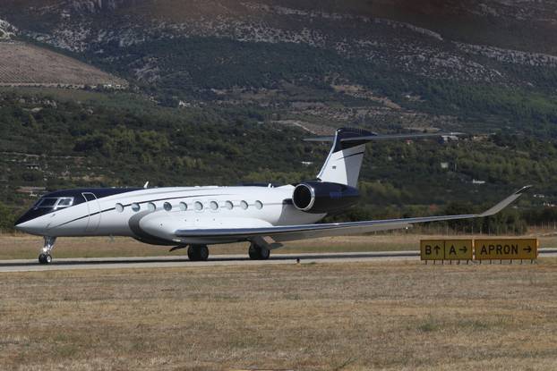 EKSKLUZIVNO Trogir: Nakon četverodnevnog krstarenja Jadranom Jeff Bezos i Lauren Sanchez napustili Hrvatsku