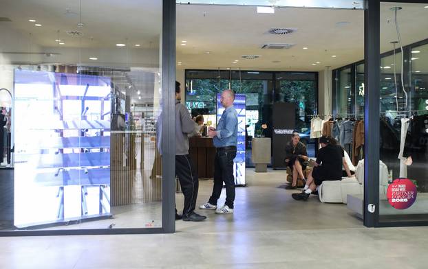 Zagreb: Lunilou & IZAKOVA store