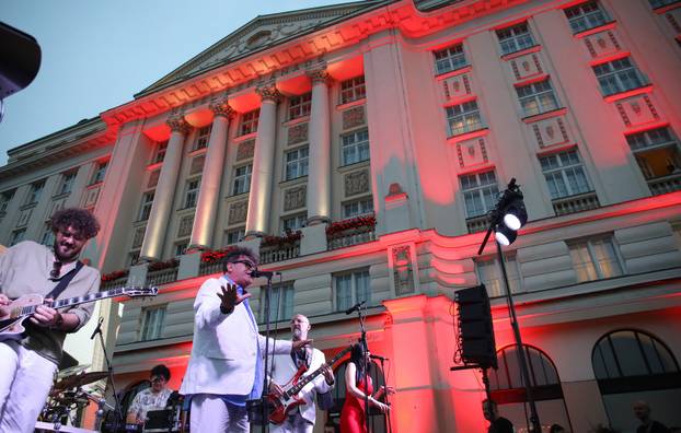 Zagreb: Crvena jabuka predstavila novi album i najavila koncertnu turneju