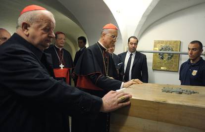 Ekshumirali lijes Ivana Pavla II, spremaju se za beatifikaciju