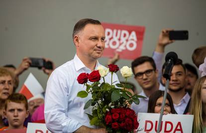 Duda bi 'gay' parovima zabranio posvajanje djece