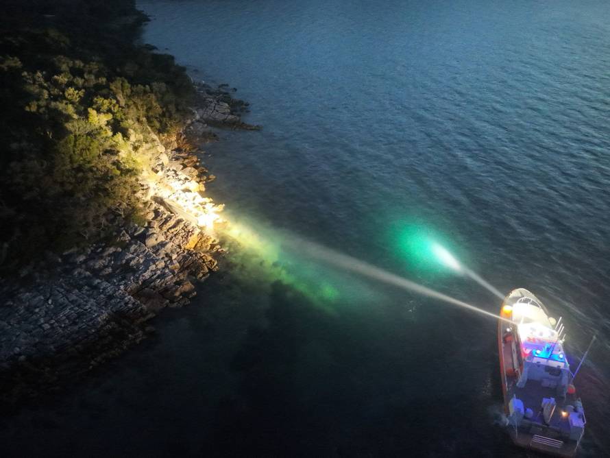 DRAMA KOD IŽA Nasukala se brodica, ozlijeđen Slovenac