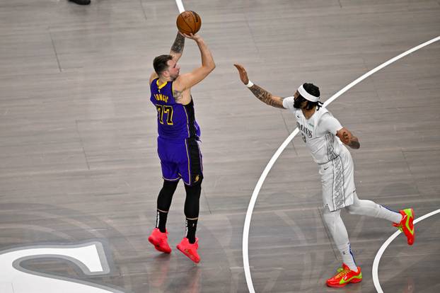 NBA: Los Angeles Lakers at Dallas Mavericks