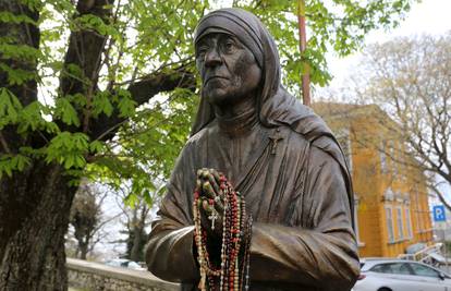 Umrla na današnji dan:  Majka Tereza, misionarka ljubavi,  život  je posvetila  siromašnima