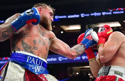 Poznati youtuber pobijedio bivšeg svjetskog boksačkog prvaka! Fanovi ostali razočarani