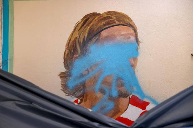 Zadar: Pošaran novi mural posvećen Luki Modriću