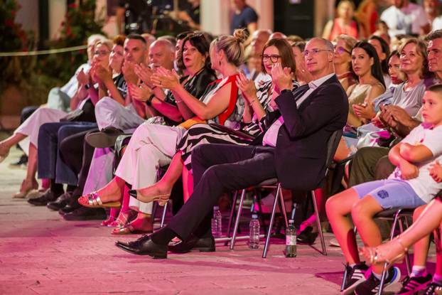 Split: Finalna večer Splitskog Festivala na Prokurativama