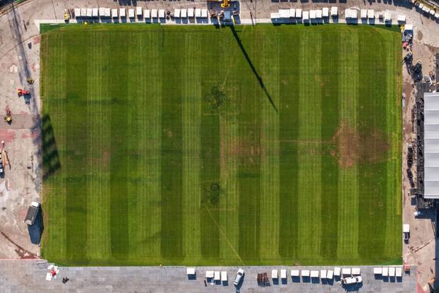 Zagreb: Pogled iz zraka na travnjak stadiona Asim Ferhatović Hase nakon tri koncerta Dine Merlina