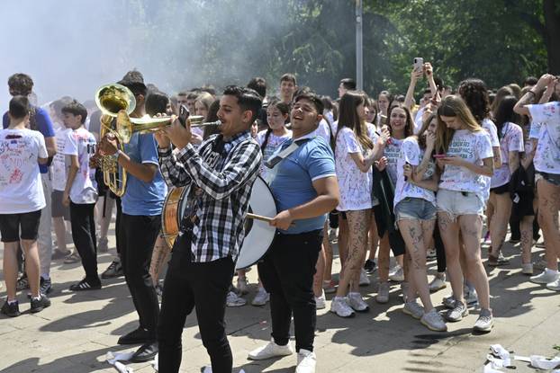 Beogradski maturanti proslavili zadnji dan škole