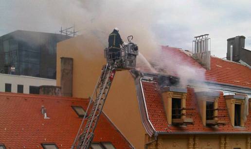 Ugasili požar na krovu zgrade Hoto Grupe u Varšavskoj ulici