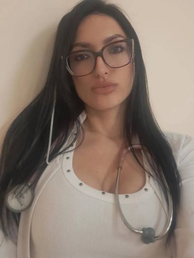 Doktoricu Smiljanu gledamo u 'Gospodinu Savršenom': Osim u kuti, voli pozirati u bikiniju