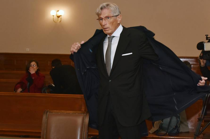 Pa ne mogu ja naručiti sinkopu kao da naručujem na džuboksu