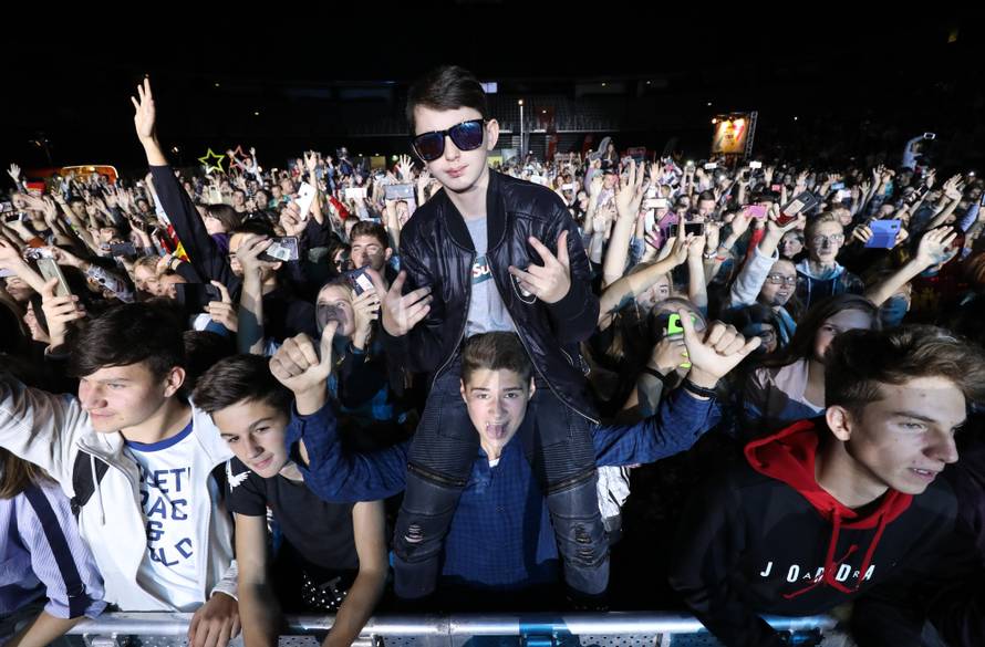 Došli iz Makedonije: Obitelj 9 sati putovala zbog youtubera