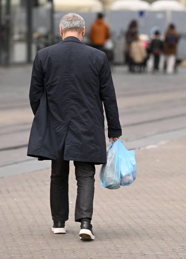 Zagreb: Dinko Čutura prosetao gradom