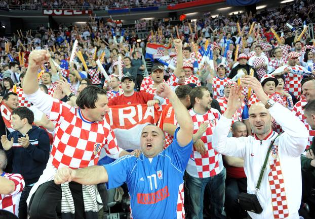 Zagreb: SP 2009, skupina I, Hrvatska - Ma?arska, navija?i