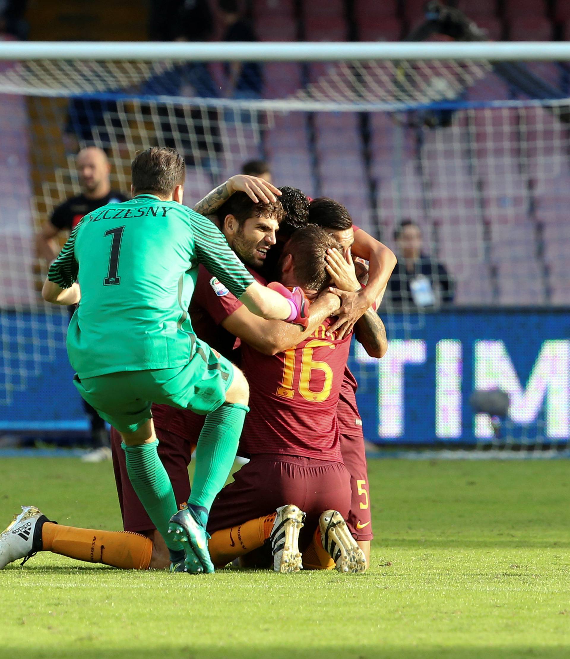 Napoli v AS Roma - Italian Serie A