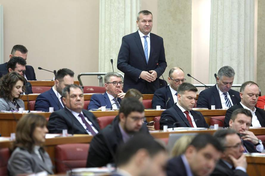 Plenki  spočitnuo Beljaku tvit:  'To je bila loša i opasna poruka'