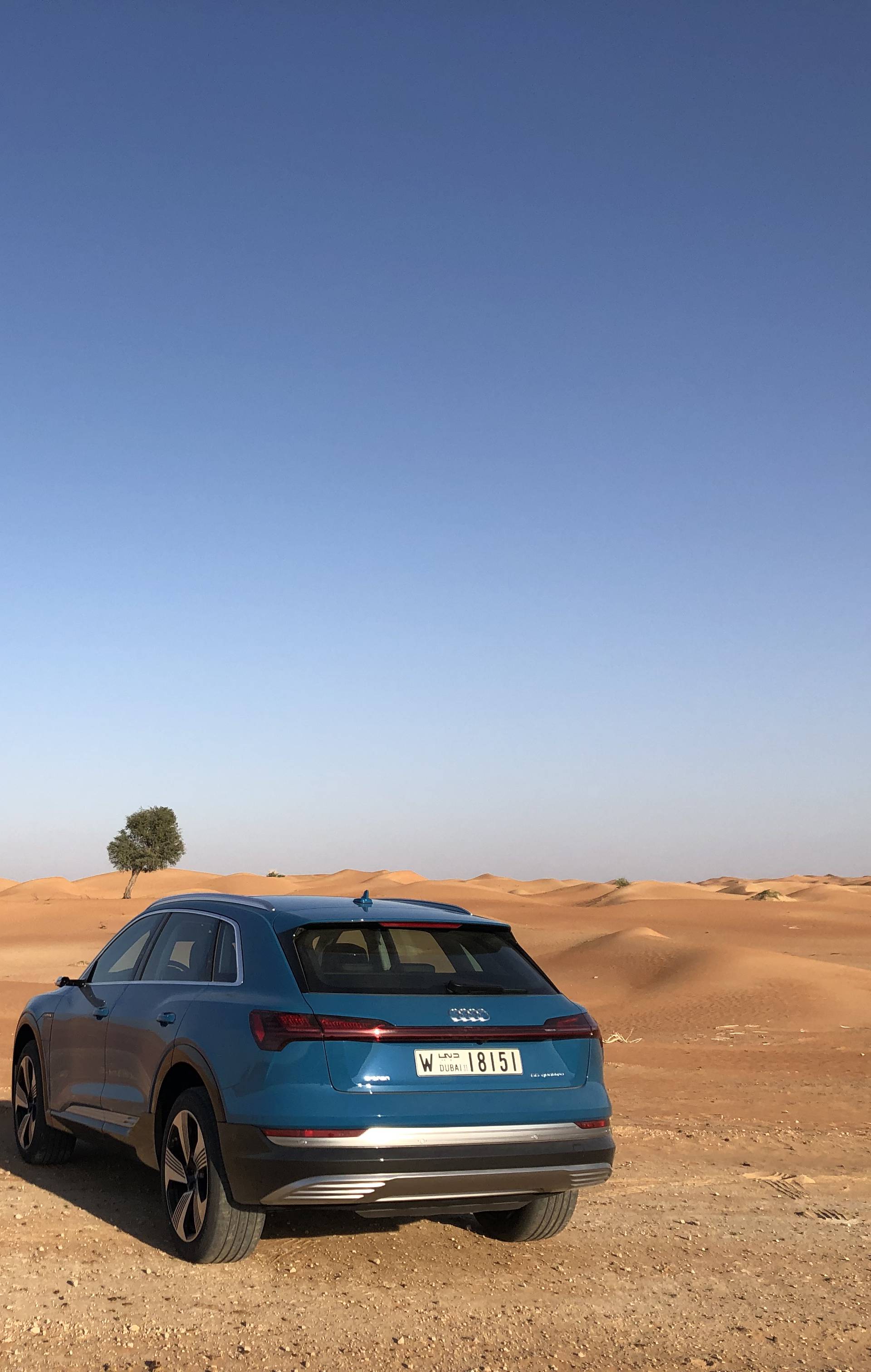 Na užarenom pijesku Emirata vozili smo fantastični e-tron