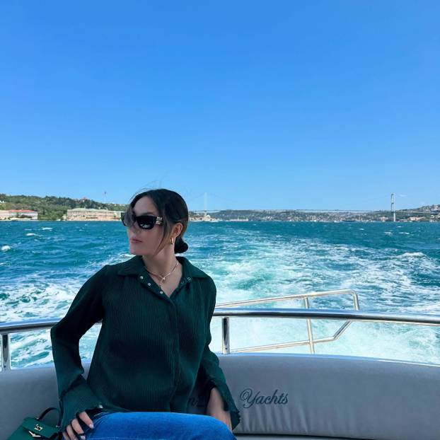 FOTO Ova olimpijka može sve. Na skijama osvaja medalje, a u tangicama podsjeća da je model