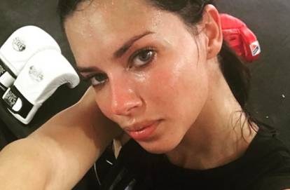 FOTO Adriana Lima šokirala je 'novim licem': Ovako se ona mijenjala tijekom godina...