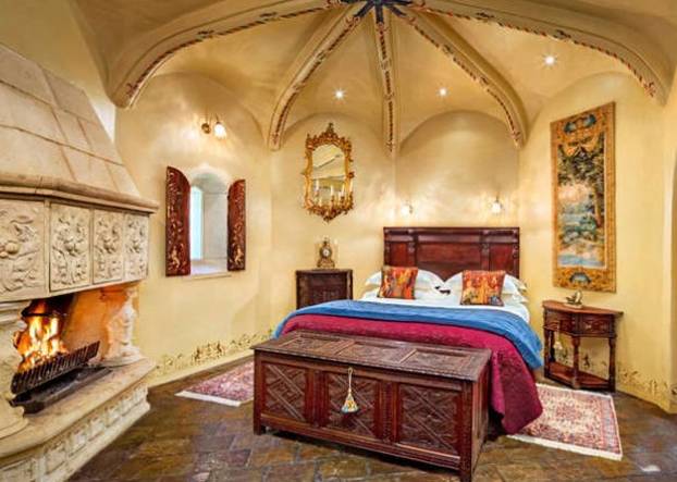 FOTO Dvorci diljem svijeta na prodaju! Neki imaju 200 soba, tamnice, jezera, šume i potoke