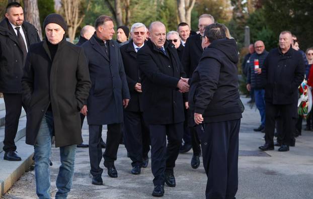 Zagreb: Izaslanstvo HDZ-a položilo cvijeće povodom 26. godišnjice smrti dr. Franje Tuđmana