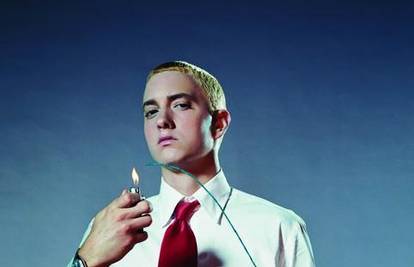 Eminem otkrio da se zbog majke počeo drogirati...
