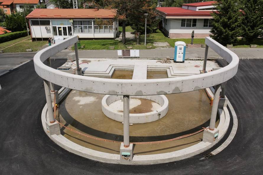 HDZ-ov načelnik novcem iz EU gradi fontanu u obliku slova 'U'