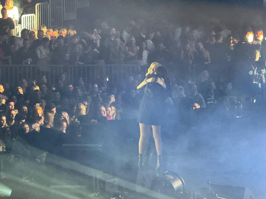 Jelena Rozga pridružila se Priji na pozornici: 'Želim da uživa u svemu, znam koliko se trudila'