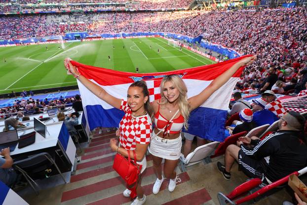Leipzig: Navija&ccaron;i na tribinama za vrijeme susreta Hrvatske i Italije u 3. kolu skupine B na Europskom prvenstvu