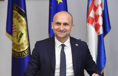 Ivan Anušić službeno preuzeo dužnost ministra od Jakopa